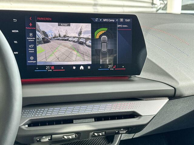 BMW 1-SERIE 120 M Sportpakket Pro / Premium Pack / Getinte ruiten / Stuurwielrand verwarmd / Comfort Access / Achteruitrijcamera / Driving Assistant