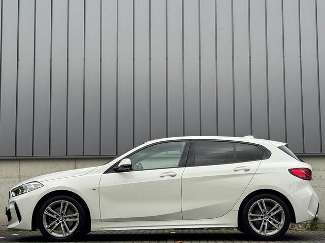BMW 1-SERIE 118i 140PK Automaat M-Sport Shadow Stoelverwarming