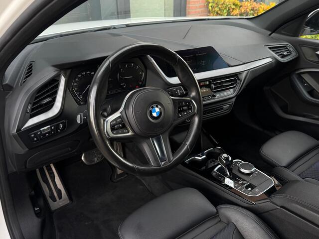 BMW 1-SERIE 118i 140PK Automaat M-Sport Shadow Stoelverwarming