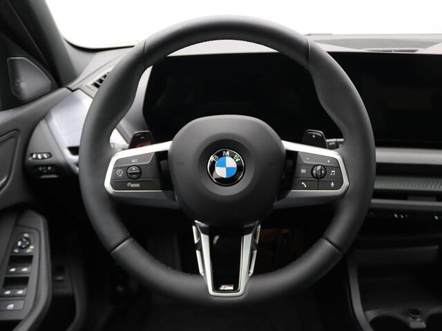 BMW 1-SERIE Sserie 120 M Sportpakket Pro | Premium Pack | Stuurwielrand Verwarmd | M Adaptief onderstel | Panoramadak | Driving Assistant | DAB | Harman Kardon | 19''