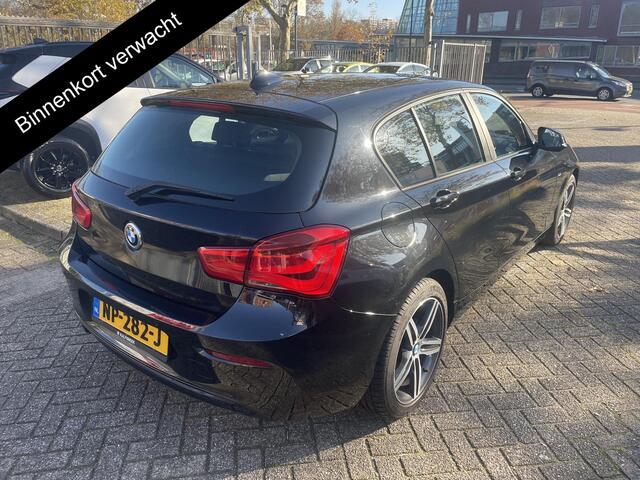 BMW 1-SERIE 118d High Executive | Leer | Stoelverwarming | Navigatie