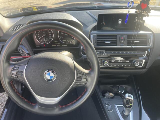 BMW 1-SERIE 118d High Executive | Leer | Stoelverwarming | Navigatie
