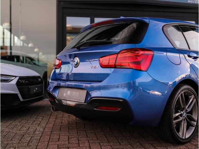 BMW 1-SERIE 118i Corporate Lease Executive | M-Sport | Shadowline | Leder | Stoelverw. | 18" LM