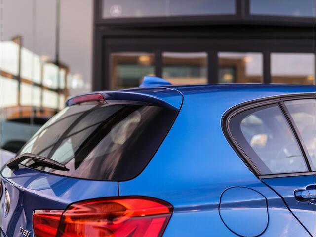 BMW 1-SERIE 118i Corporate Lease Executive | M-Sport | Shadowline | Leder | Stoelverw. | 18" LM