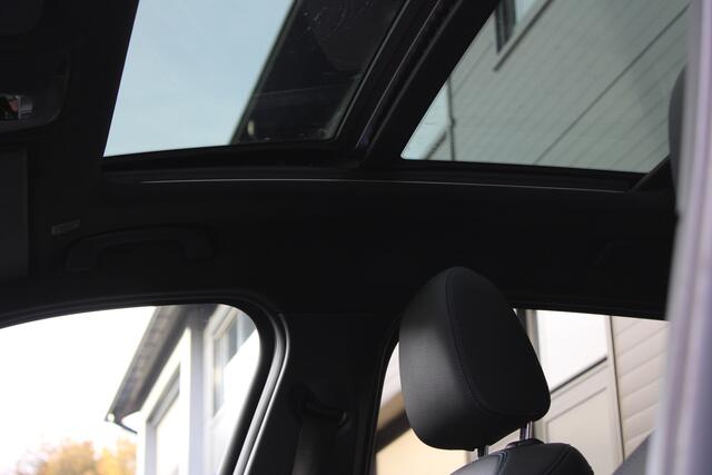 BMW 1-SERIE 118i High Executive M Sport 17 inch - Hooglans zwarte delen - Goed onderhouden