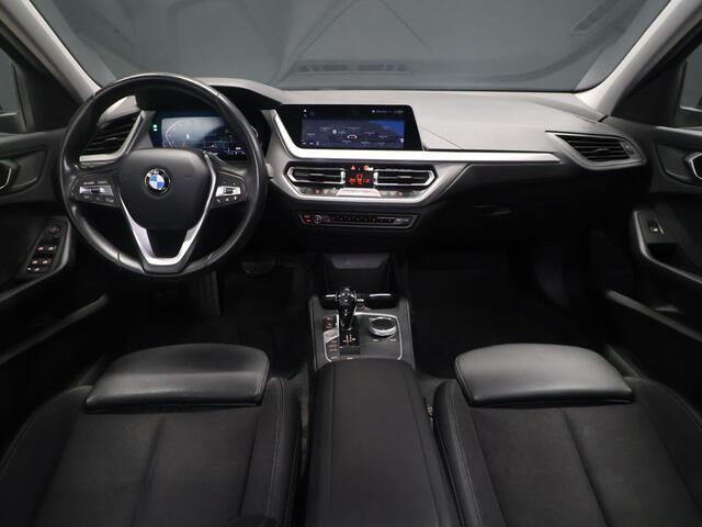 BMW 1-SERIE 118i Executive Edition [APPLE CARPLAY, ANDROID AUTO, PDC V+A, CRUISE CONTROL, AUTOMATISCHE AIRCO, NAVIGATIE, NIEUWSTAAT]