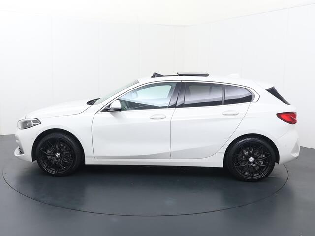 BMW 1-SERIE 118i High Executive Edition | 140pk | Automaat | Panorama dak | Digital cockpit |