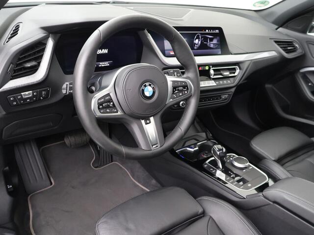 BMW 1-SERIE 118i High Executive Edition | 140pk | Automaat | Panorama dak | Digital cockpit |