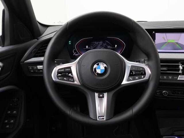 BMW 1-SERIE 118i High Executive Edition | 140pk | Automaat | Panorama dak | Digital cockpit |