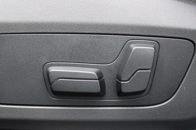 BMW 1-SERIE 120 M Sport Automaat / Sportstoelen / M Adaptief onderstel / Comfort Access / Adaptieve LED / Parking Assistant Plus / Head-Up / Live Cockpit Professional