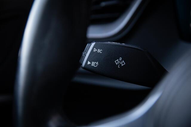 BMW 1-SERIE 120i M-sport , Apple Carplay/Android, Stoelverwarming, Navigatie,