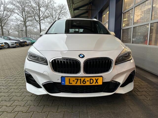 BMW 2-SERIE 218I 7P. HIGH EXEC. 7 PERS. ALL.IN.