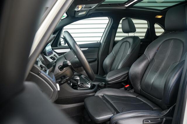 BMW 2-SERIE Active Tourer 225xe iPerformance High Executive Camera Pano HUD Clima Cruise Leer 17"LM