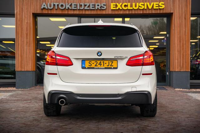 BMW 2-SERIE Active Tourer 225xe iPerformance High Executive Camera Pano HUD Clima Cruise Leer 17"LM