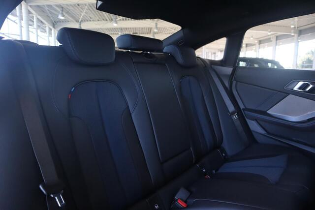 BMW 2-SERIE Gran Coupé 218i | Model M Sport | Comfort Pack | Travel Pack