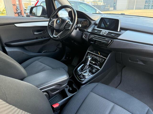 BMW 2-SERIE Active Tourer 225xe iPerformance Executive Trekhaak Clima Navigatie