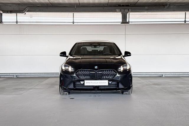 BMW 2-SERIE Gran Coupé 220 | M Sportpakket Pro | Glazen panoramadak