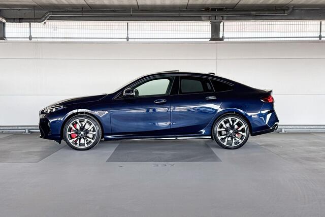 BMW 2-SERIE Gran Coupé 220 | M Sportpakket Pro | Glazen panoramadak