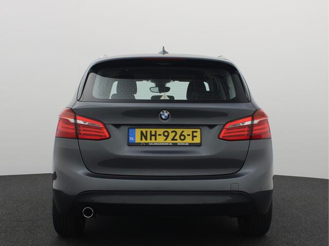 BMW 2-SERIE Active Tourer 216i Centennial High Executive TREKHAAK / STOELVERW / NAVI / CLIMA / PDC / FULL LED / NL-AUTO