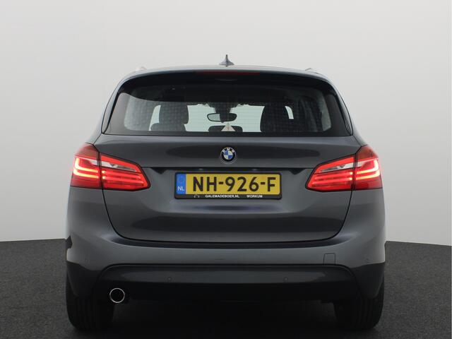 BMW 2-SERIE Active Tourer 216i Centennial High Executive TREKHAAK / STOELVERW / NAVI / CLIMA / PDC / FULL LED / NL-AUTO