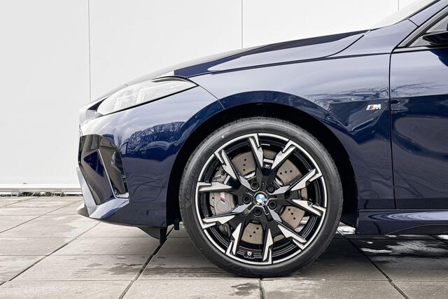 BMW 2-SERIE Gran Coupé 220 M-Sport / 19 inch / Driving Assistant / Camera / Harman Kardon Audio