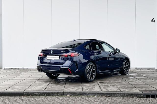 BMW 2-SERIE Gran Coupé 220 M-Sport / 19 inch / Driving Assistant / Camera / Harman Kardon Audio