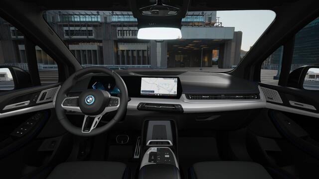 BMW 2-SERIE Active Tourer 225e xDrive High Executive M Sport Automaat / Panoramadak / Trekhaak / Sportstoelen / M Adaptief onderstel / Head-Up / Adaptieve LED / Parking Assistant Plus