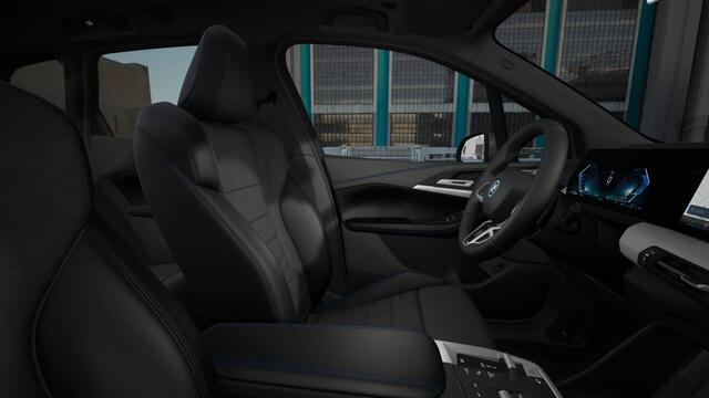 BMW 2-SERIE Active Tourer 225e xDrive High Executive M Sport Automaat / Panoramadak / Trekhaak / Sportstoelen / M Adaptief onderstel / Head-Up / Adaptieve LED / Parking Assistant Plus