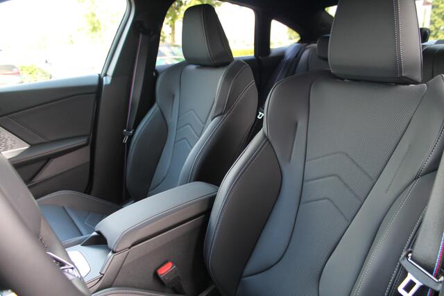 BMW 2-SERIE Gran Coupé 220 M Sport Automaat / Sportstoelen / Achteruitrijcamera / Comfort Access / M Adaptief onderstel / Adaptieve LED / Parking Assistant