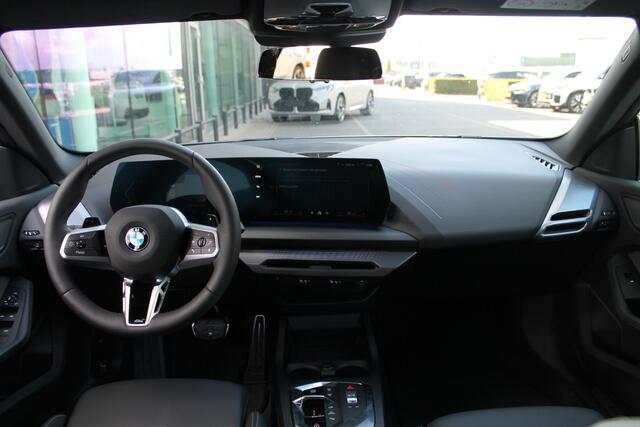 BMW 2-SERIE Gran Coupé 220 M Sport Automaat / Sportstoelen / Achteruitrijcamera / Comfort Access / M Adaptief onderstel / Adaptieve LED / Parking Assistant