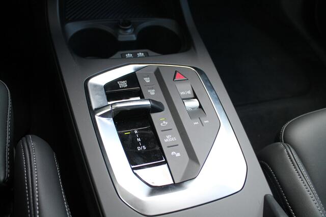 BMW 2-SERIE Gran Coupé 220 M Sport Automaat / Sportstoelen / Achteruitrijcamera / Comfort Access / M Adaptief onderstel / Adaptieve LED / Parking Assistant