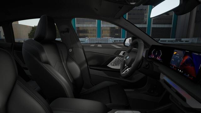 BMW 2-SERIE Gran Coupé 220 M Sport Automaat / Trekhaak / Sportstoelen / Achteruitrijcamera / M Adaptief onderstel / Parking Assistant