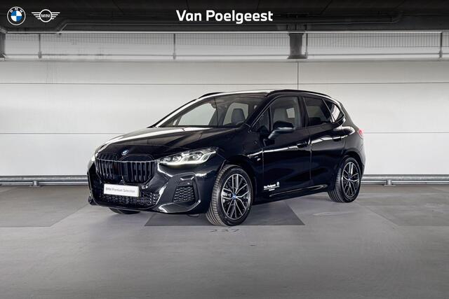 BMW 2-SERIE Active Tourer 225e xDrive | Stuurwielrand verwarmd | Glazen panoramadak