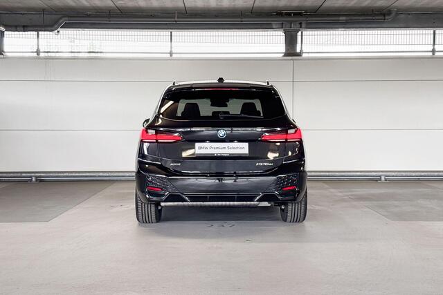 BMW 2-SERIE Active Tourer 225e xDrive | Stuurwielrand verwarmd | Glazen panoramadak