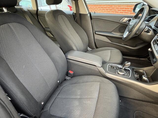 BMW 2-SERIE Gran Coupé 218i Executive | 18 inch BMW M Sport Velgen | LED |