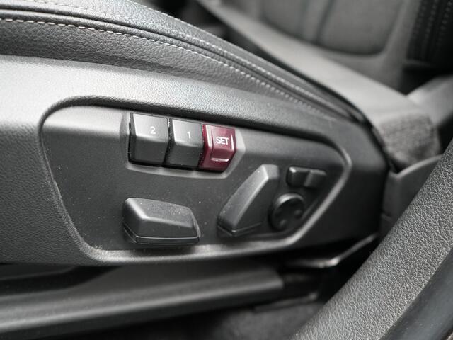 BMW 2-SERIE Active Tourer 225xe iPerformance Sportline Plug In Hybrid 225pk PHEV | Panodak | Sportstoelen Memory | Camera | Stoelverwarming | Navi Full Map | Keyless | LED |