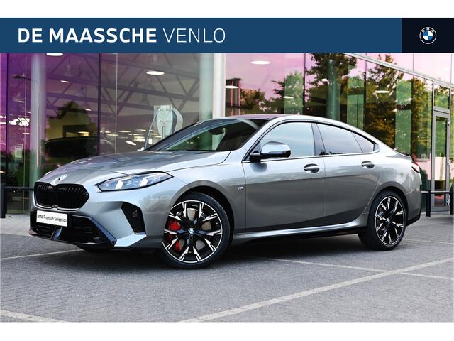 BMW 2-SERIE Gran Coupé 220 M Sport Automaat / Sportstoelen / Sportstoelen / Adaptieve LED / M Adaptief onderstel / Comfort Access / Parking Assistant