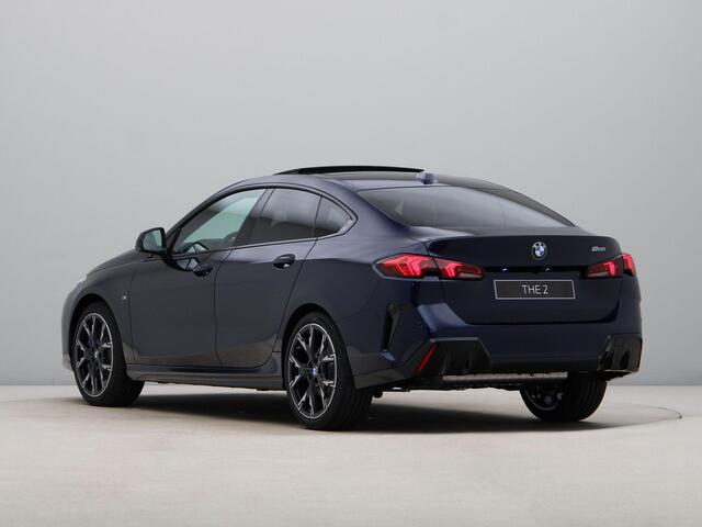 BMW 2-SERIE 220 Gran Coupé | Glazendak | 19inch | Elektrisch verstelbare stoelen | Panoramadak | Trekhaak