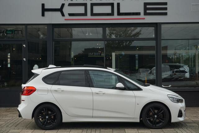 BMW 2-SERIE Active Tourer 220i Executive Edition | M Pakker | PANO | Trekhaak