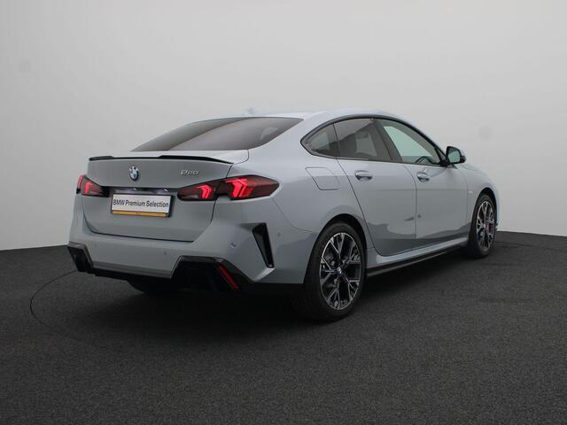 BMW 2-SERIE Gran Coupé 220 M Sportpakket Pro | Premium Pack | Stuurwielrand Verwarmd | Comfort Access | Driving Assistant | Harman Kardon | 18''