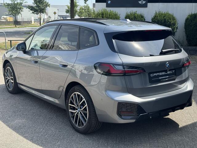 BMW 2-SERIE Active Tourer 225e xDrive M pakket, Harman/Kardon, Head-Up, Trekhaak, Panoramadak, Adaptive cruise, Alle Opies!!! .Neem contact op en we maken een afspraak!