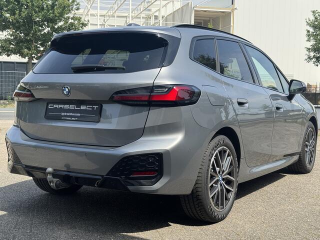 BMW 2-SERIE Active Tourer 225e xDrive M pakket, Harman/Kardon, Head-Up, Trekhaak, Panoramadak, Adaptive cruise, Alle Opies!!! .Neem contact op en we maken een afspraak!