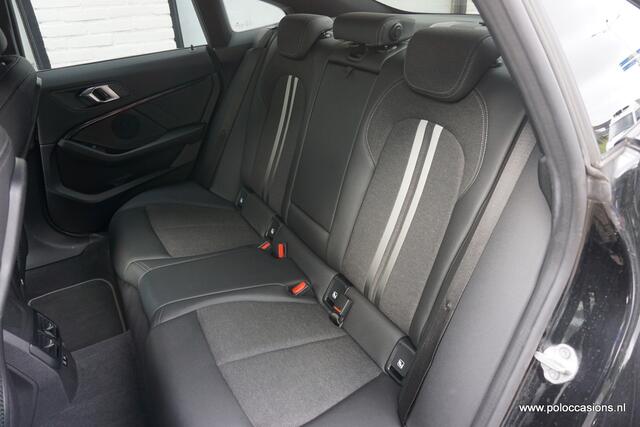 BMW 2-SERIE Gran Coupé 218i Automaat | Carplay | DAB+ | Sportpakket |