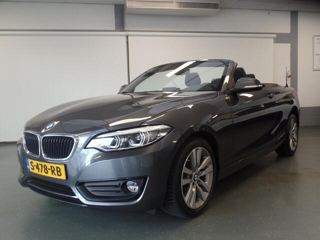 BMW 2-SERIE Cabrio 218i High Executive Xenon, Leder, Stoelverwarming, Cruise controle, Elek kap, Lm velgen 17", Navigatie, Pdc, Full options, 62.000km Uniek!! Bovag afleverpakket 695,-