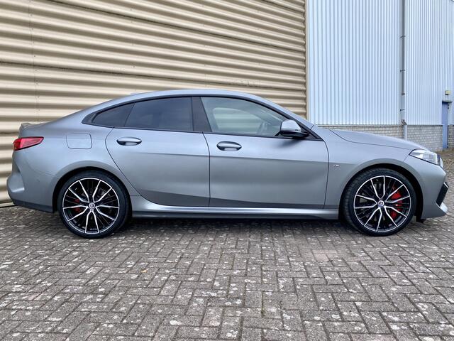 BMW 2-SERIE Gran Coupé 220i | Pano,M-pakket,Sportstoelen |