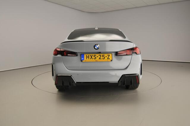 BMW 2-SERIE Gran Coupé 220 M-Sportpakket / Harman-Kardon / Getint glas / Driving assistant plus / Alu wielen 19 inch