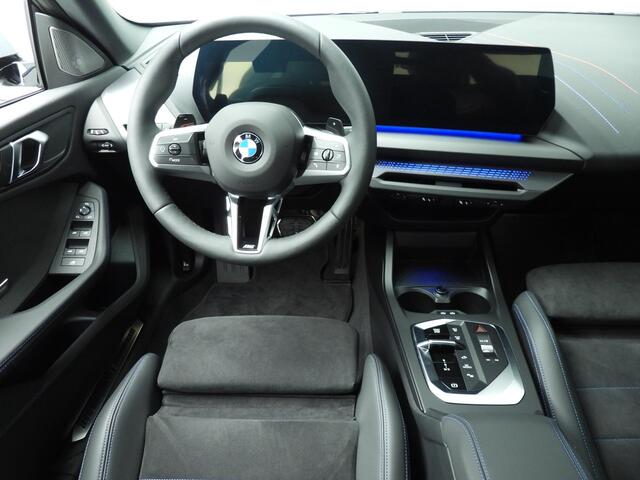 BMW 2-SERIE Gran Coupé 220 M-Sportpakket / Harman-Kardon / Getint glas / Driving assistant plus / Alu wielen 19 inch