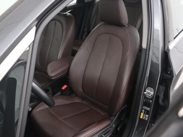 BMW 2-SERIE Active Tourer 225xe iPerformance Luxury Line | Panoramadak | Leder | Head-Up | Camera | Keyless | Navigatie | Park Assist | Adaptief LED