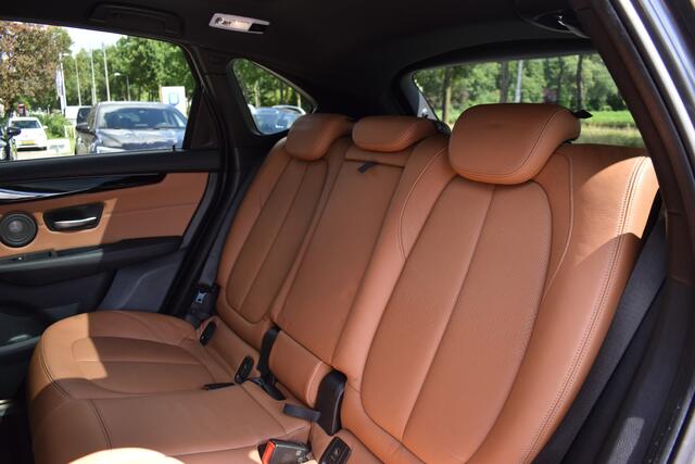 BMW 2-SERIE Active Tourer 225xe iPerformance Centennial High Executive M pakket / Hybride / Automaat / Leder / Parkeerhulp / Panorama / Keyless