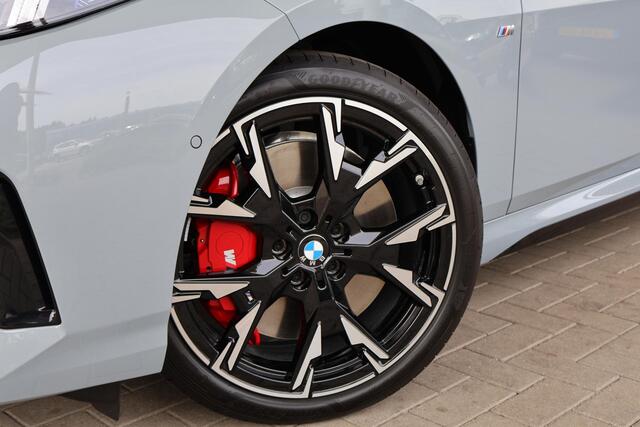 BMW 2-SERIE Gran Coupé 220 | M Sportpakket | M Sportpakket Pro | Equipment Package